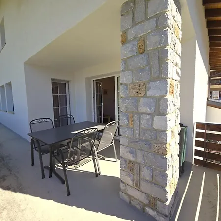 Aurora 2 Apartment