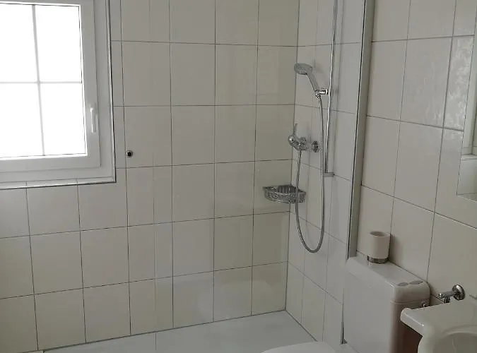 Aurora 2 لوكباد